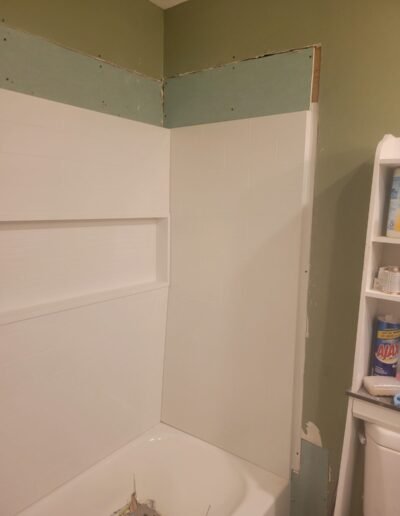 New bathtub wall surround installed in Baltimore, MD